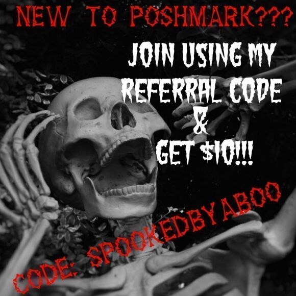 Clear Sparkle Rhinestone Heart Hoop Earrings - Picture 4 of 4